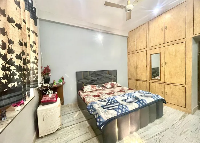 Zenroofs -A 5 Bhk Homestay In City Centre