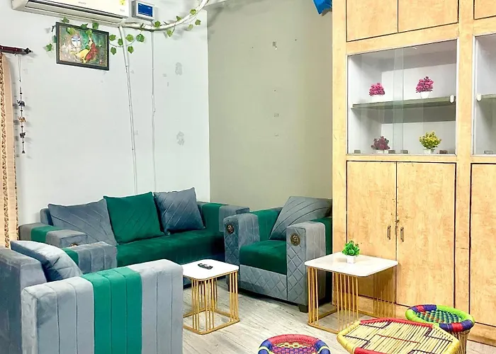 Zenroofs -A 5 Bhk Homestay In City Centre