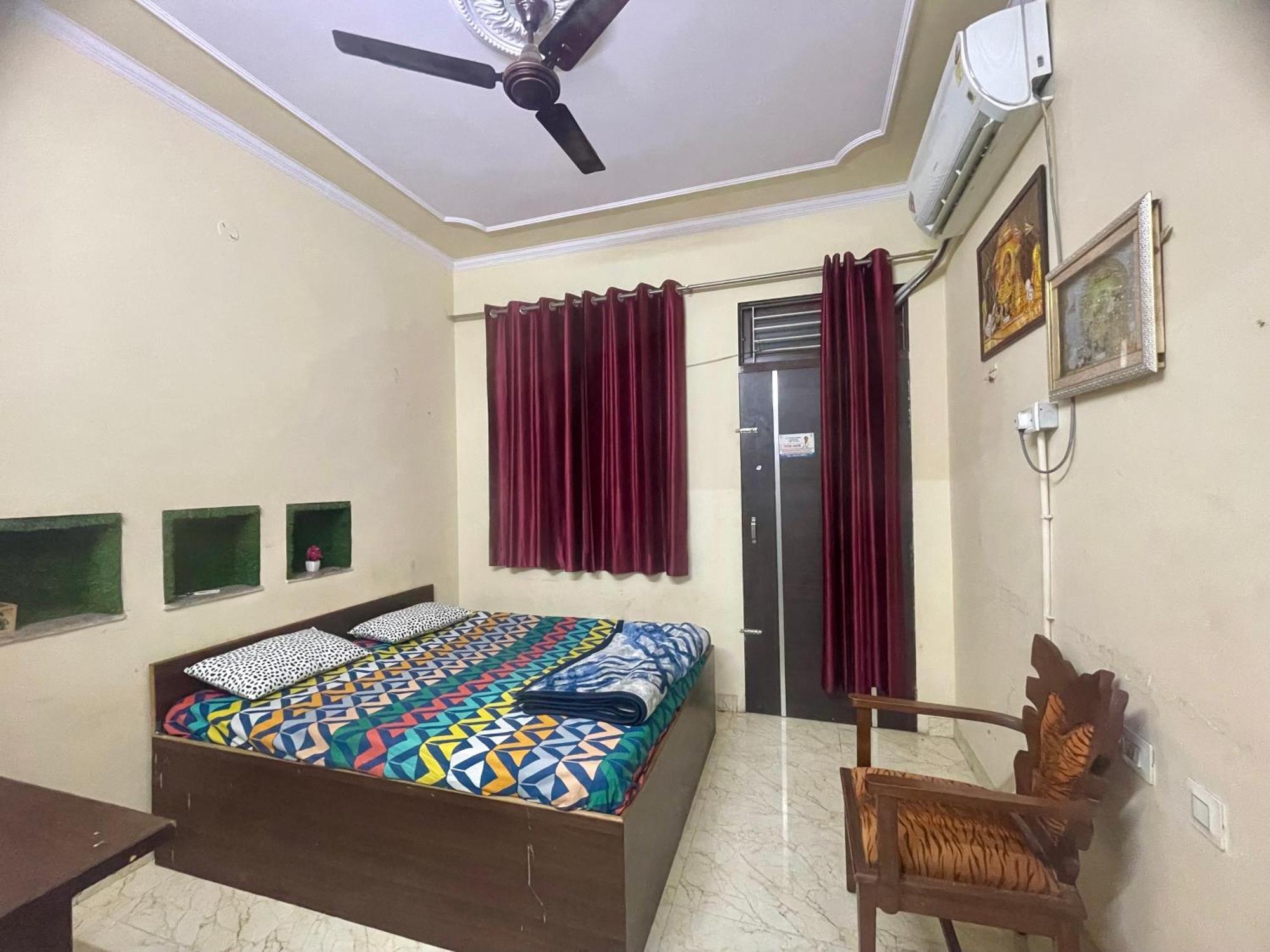 Apartment Zenroofs -a 5 Bhk In Centre *