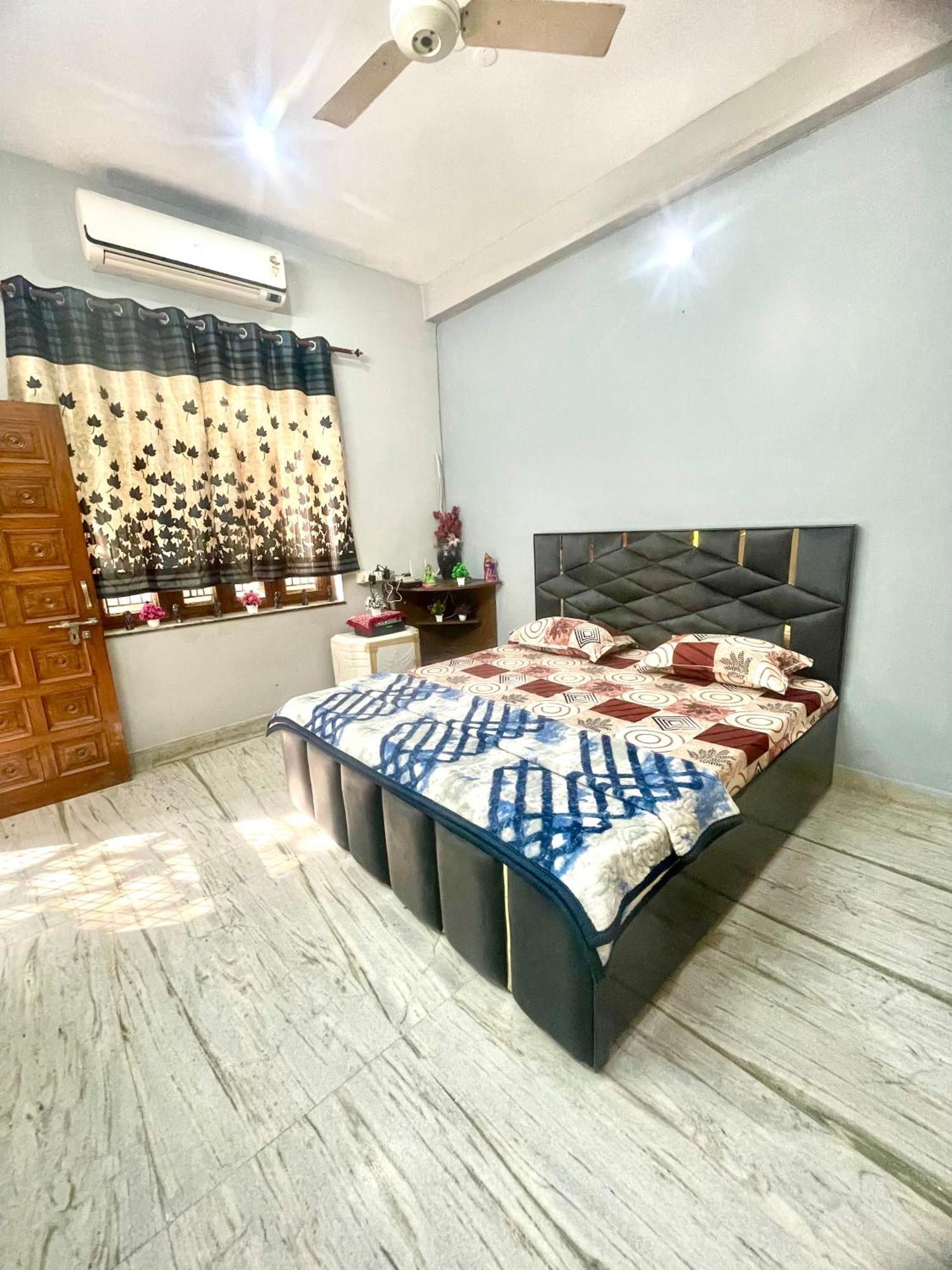 Apartment Zenroofs -a 5 Bhk In Centre Jaipur